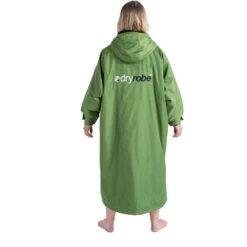 Advance Long Sleeve Change Robe 6 Advance Long Sleeve Change Robe -Diving Gear Shop 202120Dryrobe20Advance20Long20Sleeve20Premium20Outdoor20Change20Robe202020Poncho20DR10420 20Forest20Green2020Black20worn20back.2000x2000