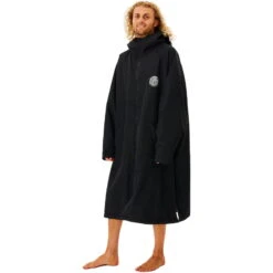 Rip Curl Surf Series Hooded Changing Robe / Poncho -Diving Gear Shop 202320Rip20Curl20Mens20Surf20Series20Hooded20Changing20Robe20Poncho20005MTO20 20Black20side.2000x2000