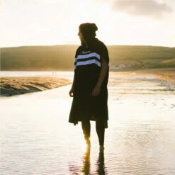 Northcore Beach Basha Stripe Hooded Towel Changing Robe / Poncho -Diving Gear Shop 29237 202320Northcore20Beach20Basha20Hooded20Towel20Changing20Robe20Poncho20NOCO2420 20Blue205.2000x2000