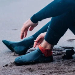 Mystic Supreme 5mm Split Toe Boots -Diving Gear Shop 31736 202220Mystic20Supreme205mm20Split20Toe20Boots2020003320 20Black20Lifestyle201.2000x2000