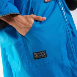 Gul Evorobe Changing Robe -Diving Gear Shop 32266 202220GUL20Evorobe20Hooded20Waterproof20Changing20Robe20AC0128 B620 20Blue2020Grey20pocket.2000x2000