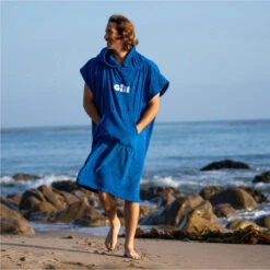 GILL Hooded Towel Changing Robe / Poncho -Diving Gear Shop 32745 202320Gill20Hooded20Towel20Changing20Robe2020Poncho20502220 20Blue20222.2000x2000