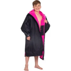 Advance Junior Short Sleeve Change Robe V3 -Diving Gear Shop 35744 202320Dryrobe20Advance20Junior20Short20Sleeve20Premium20Outdoor20Changing20Robe20Poncho20DR10020 20Black20Pink204.2000x2000