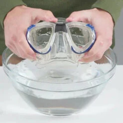 McNett Gear Aid Sea Drops Anti-Fog & Lens Cleaner 60ml -Diving Gear Shop 40220 SeaDrops Lifestyle 04 500x 539fdb45 ed23 4c32 8ec4 690ed723a73b