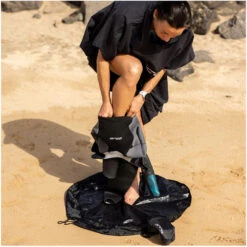 ORCA Swim Changing Mat 6 ORCA Swim Changing Mat -Diving Gear Shop 40849 202320Orca20Swim20Changing20Mat20MAZATT01t20 20Black20Lifestyle202.2000x2000