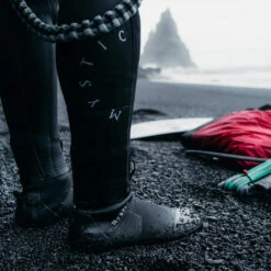 Mystic Supreme 5mm Split Toe Wetsuit Boots -Diving Gear Shop 42057 202220Mystic20Supreme203mm20Split20Toe20Wetsuit20Boot2035015.230032 20Black20Lifestyle202.2000x2000