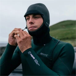 Mystic Roam 3mm Long Wetsuit Hood -Diving Gear Shop 42085 202320Mystic20Roam203mm20Long20Wetsuit20Hood2035016.23001820 20Black20Lifestyle201.2000x2000