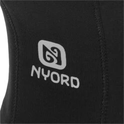 Furno Warm 3mm Wetsuit Hood 9 Furno Warm 3mm Wetsuit Hood -Diving Gear Shop 43417 202320Nyord20Furno203mm20Wetsuit20Gloves20NYUGL3M0120 20Black20Close20Up20Logo20Zoomed.2000x2000