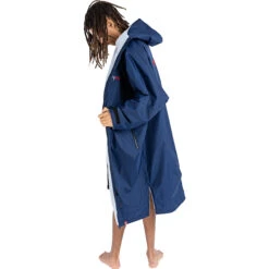 Advance Long Sleeve Change Robe V3 11 Advance Long Sleeve Change Robe V3 -Diving Gear Shop 44394 202320Dryrobe20Advance20Long20Sleeve20Changing20Robe20Poncho20DALSV320 20Navy20Blue2020Grey20side202.2000x2000