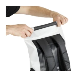 Mares Cruise Dry Backpack Light 18L -Diving Gear Shop 6 e6127dfc 01f7 45ef bba3 75cb9d2b285b