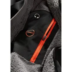 Zone3 Heat-Tech Changing Robe -Diving Gear Shop Zone3 heat tech oversize polar fleece changing robe pocket